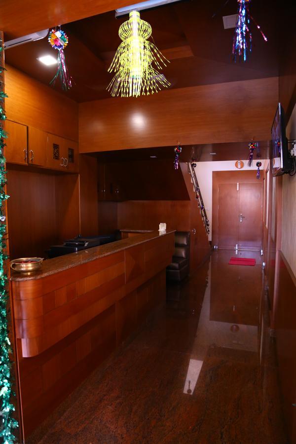 Hotel Gokulgrande Erode Bagian luar foto