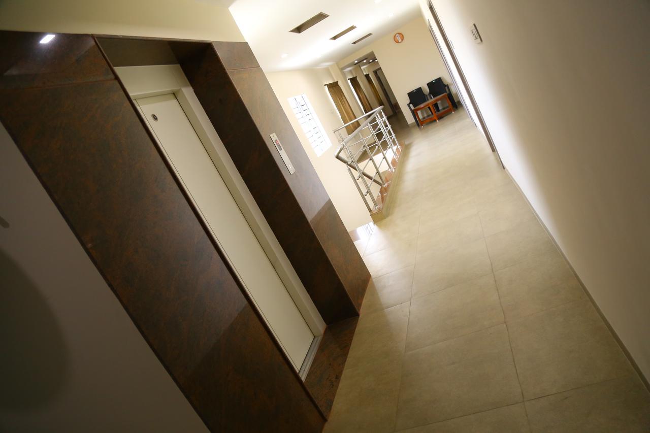 Hotel Gokulgrande Erode Bagian luar foto