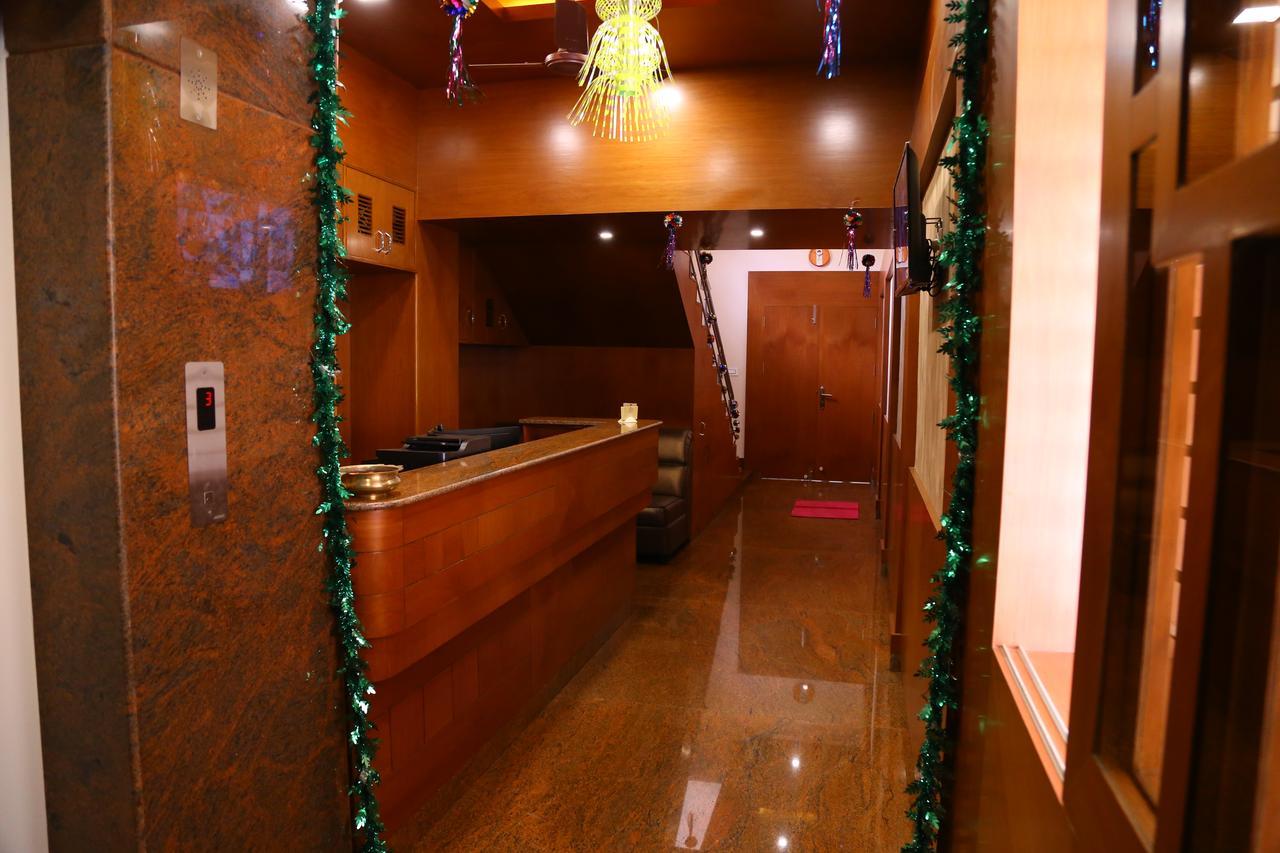 Hotel Gokulgrande Erode Bagian luar foto