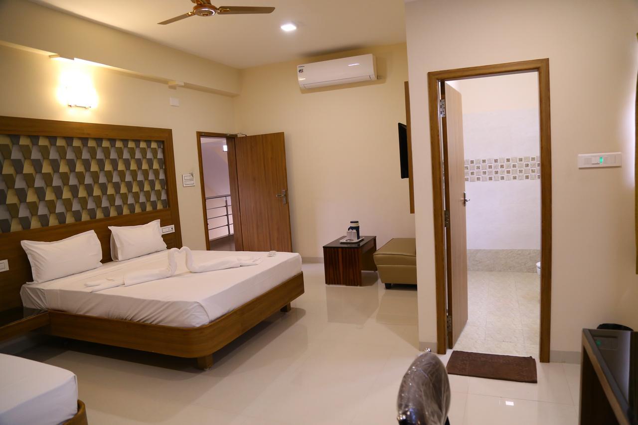 Hotel Gokulgrande Erode Bagian luar foto