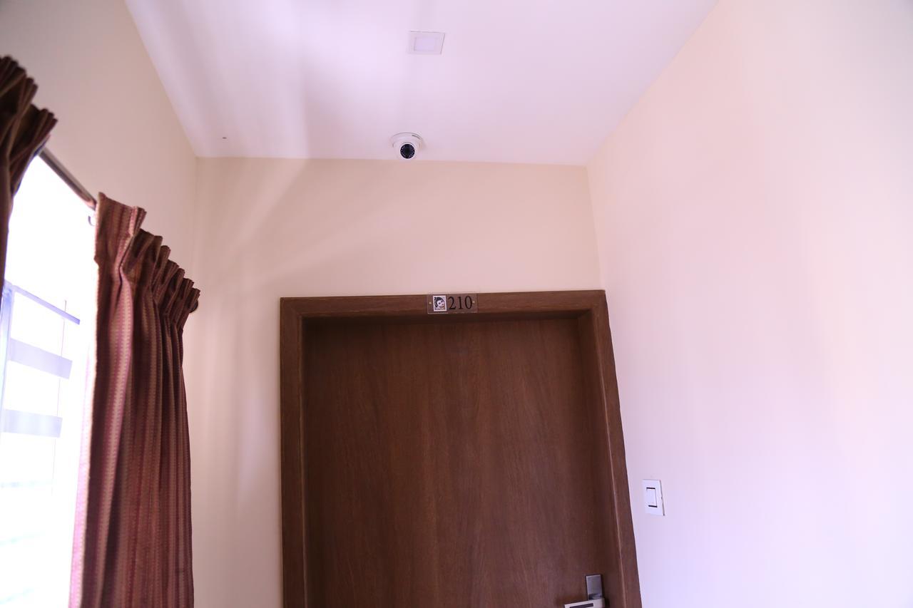 Hotel Gokulgrande Erode Bagian luar foto