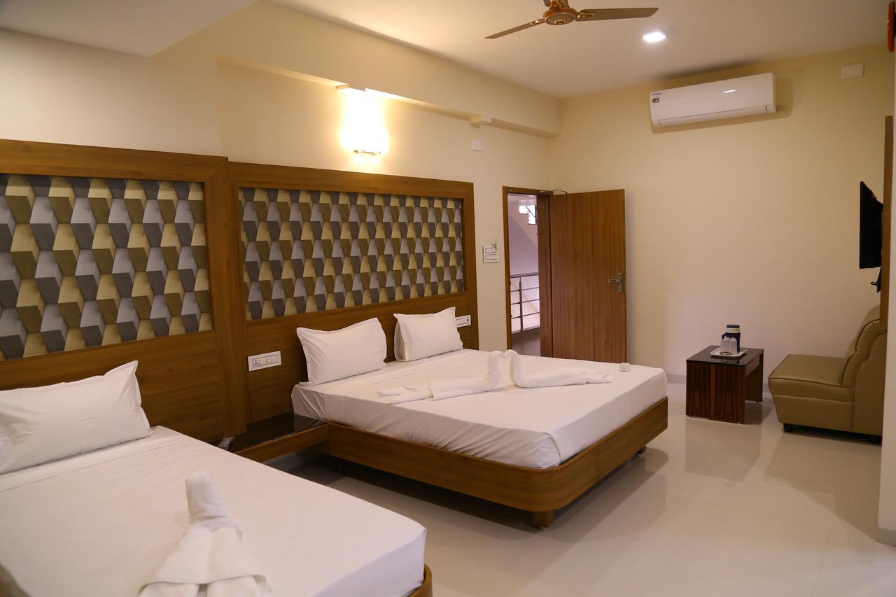 Hotel Gokulgrande Erode Bagian luar foto
