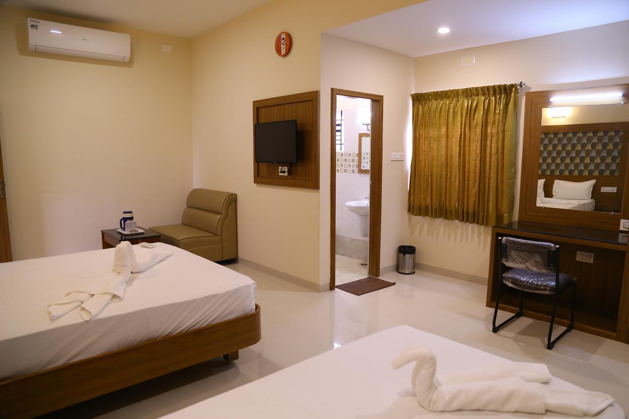 Hotel Gokulgrande Erode Bagian luar foto