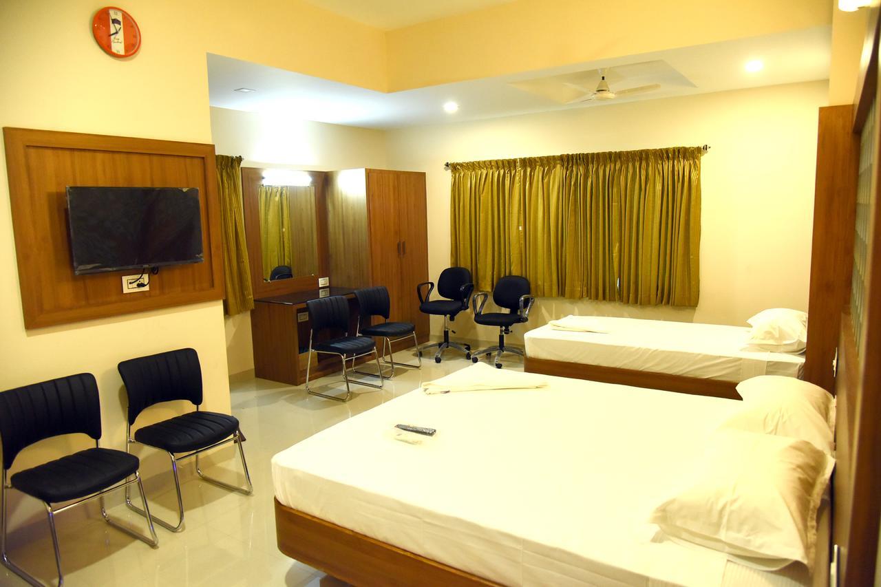 Hotel Gokulgrande Erode Bagian luar foto